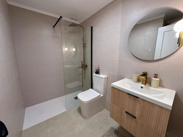 Apartamenty w Torrevieja, Hiszpania, 65m² - obraz 15
