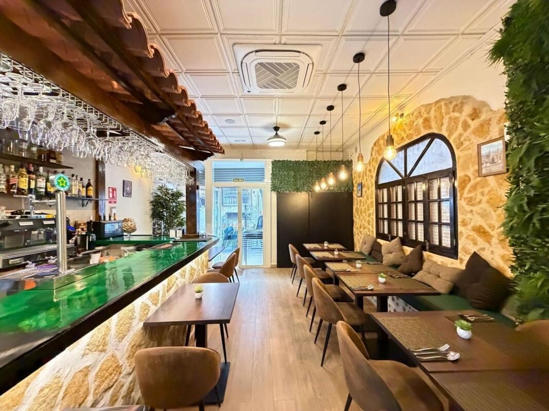 Przestrzeń komercyjna, 57m² w Torrevieja, Hiszpania [ID: 0152-557382]