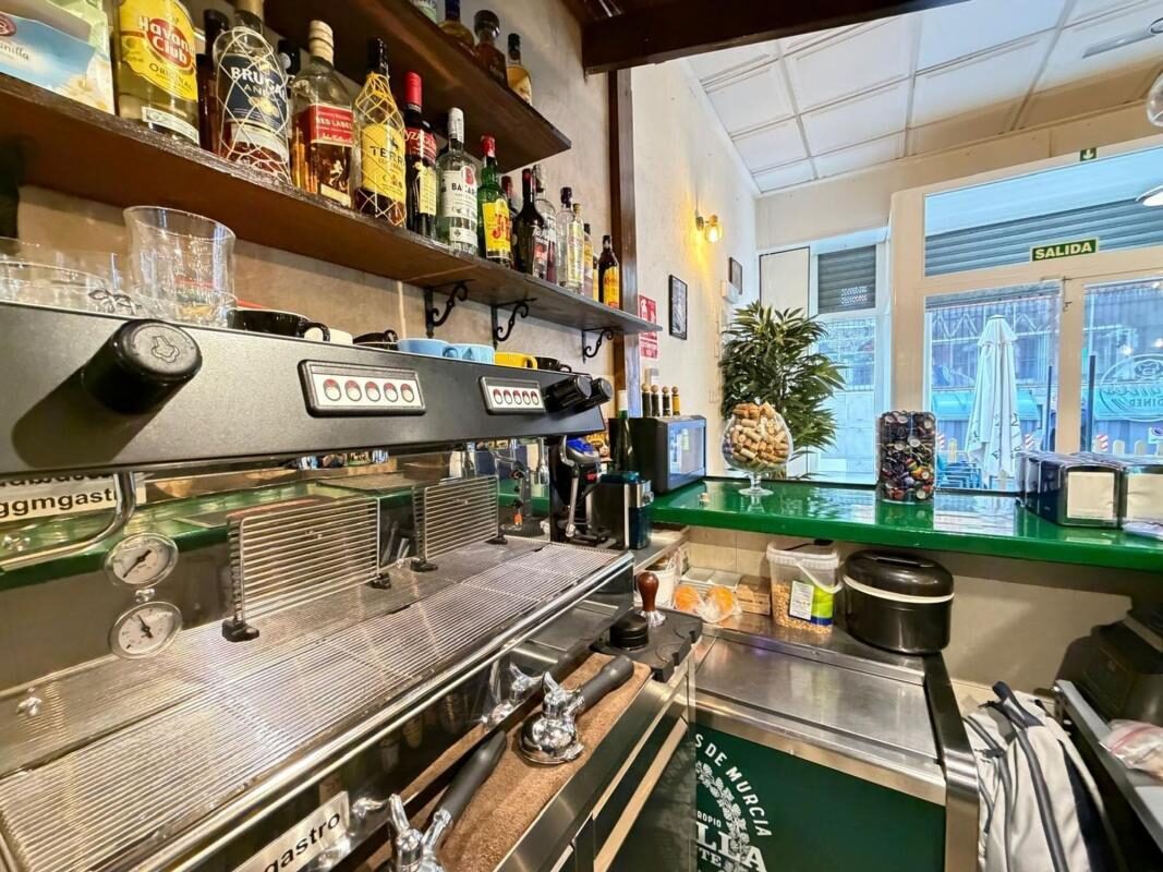 Przestrzeń komercyjna, 57m² w Torrevieja, Hiszpania [ID: 0152-557382]