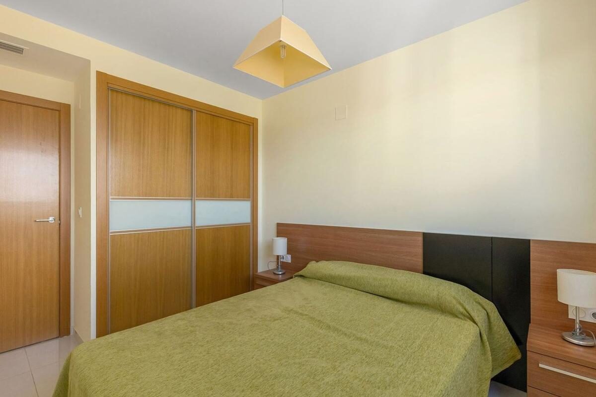 Apartament z 2 sypialniami, 175m² w Torrevieja, Hiszpania [ID: 0152-551932]