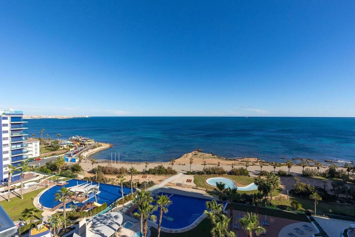 Apartament z 2 sypialniami, 175m² w Torrevieja, Hiszpania [ID: 0152-551932]
