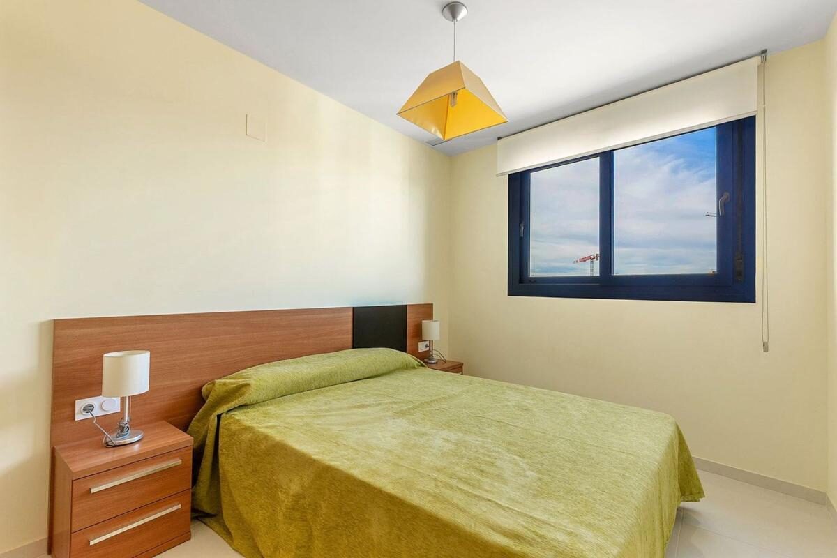 Apartament z 2 sypialniami, 175m² w Torrevieja, Hiszpania [ID: 0152-551932]
