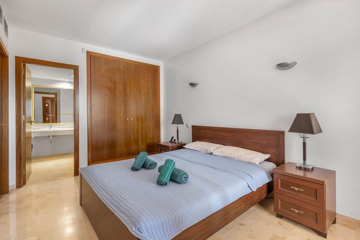 Apartament z 2 sypialniami, 128m² w Torrevieja, Hiszpania [ID: 0152-532227]