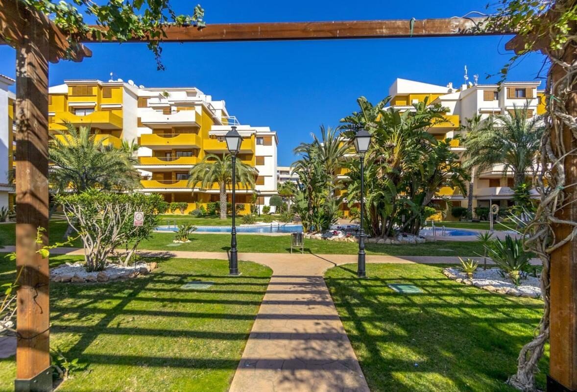 Apartament z 2 sypialniami, 128m² w Torrevieja, Hiszpania [ID: 0152-532227]
