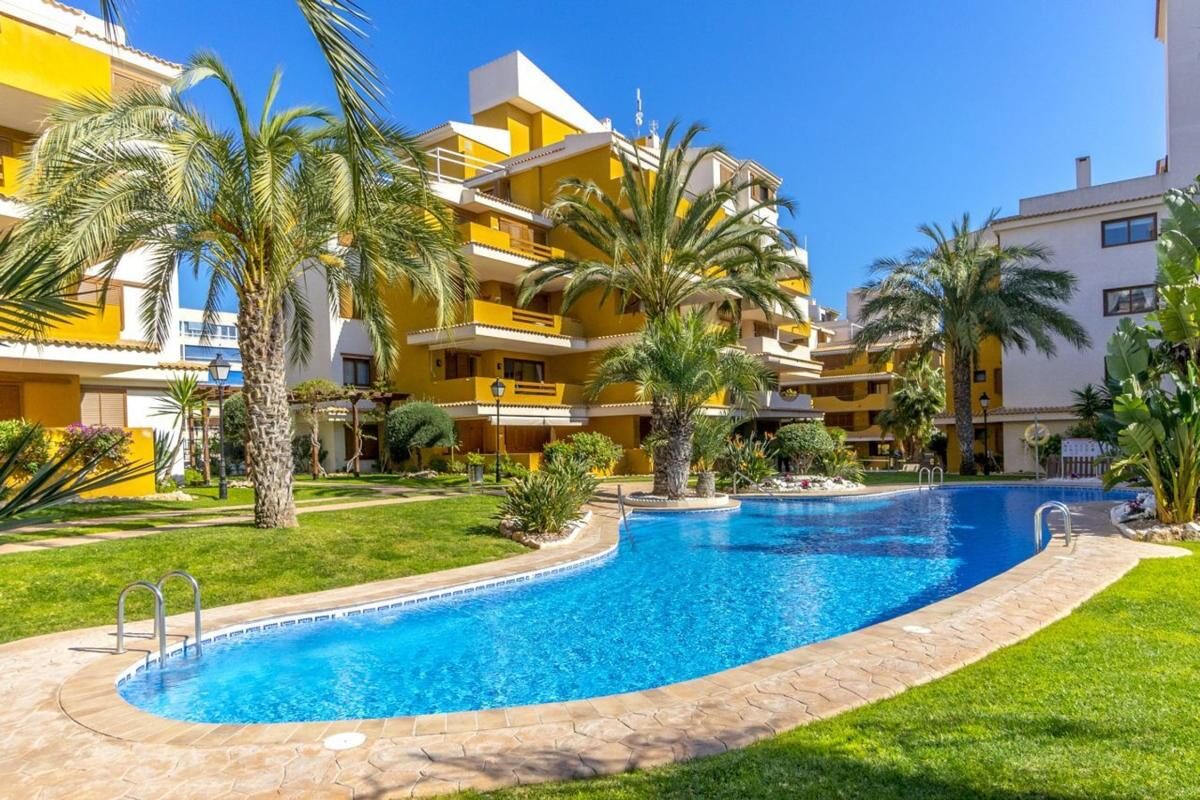 Apartament z 2 sypialniami, 128m² w Torrevieja, Hiszpania [ID: 0152-532227]