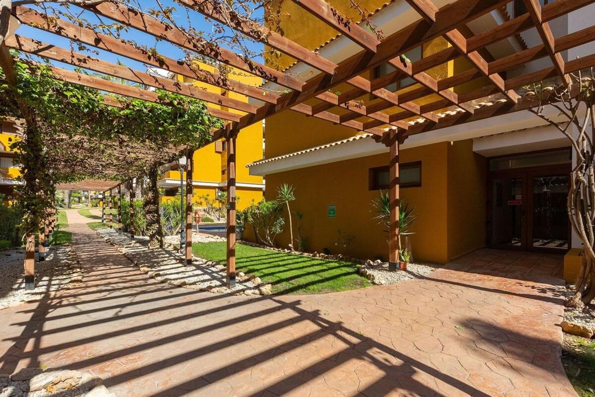 Apartament z 2 sypialniami, 128m² w Torrevieja, Hiszpania [ID: 0152-532227]