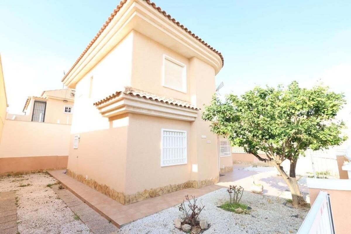 Willa z 3 sypialniami, 101m² w Torrevieja, Hiszpania [ID: 0152-532134]