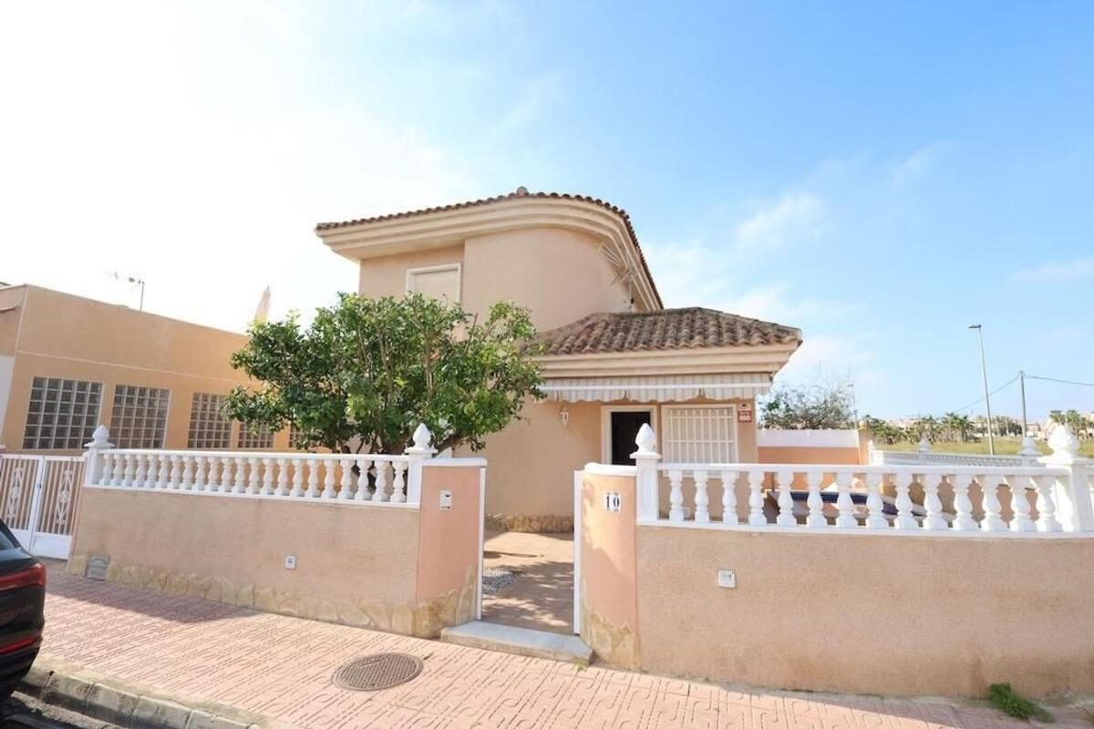 Willa z 3 sypialniami, 101m² w Torrevieja, Hiszpania [ID: 0152-532134]