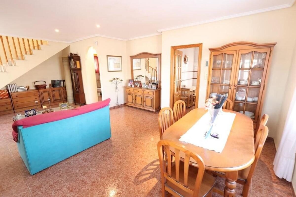 Willa z 3 sypialniami, 101m² w Torrevieja, Hiszpania [ID: 0152-532134]
