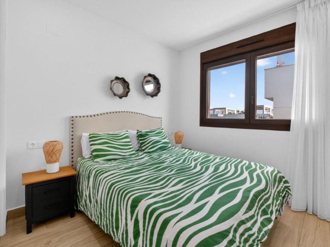 Apartment with 2 bedrooms, 85m² in Torrevieja, Spain [ID: 0152-532025]