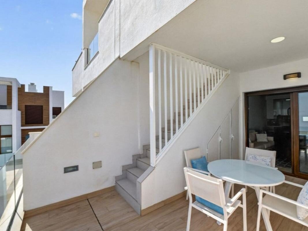Apartment with 2 bedrooms, 85m² in Torrevieja, Spain [ID: 0152-532025]