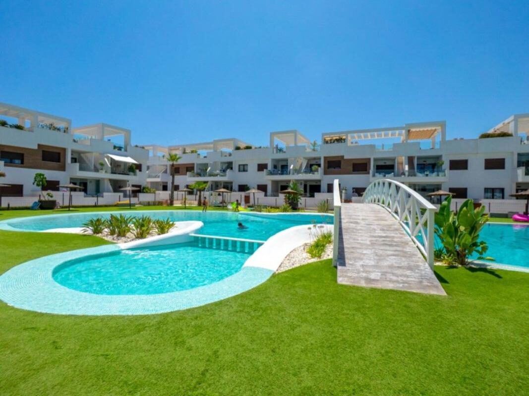 Apartment with 2 bedrooms, 85m² in Torrevieja, Spain [ID: 0152-532025]