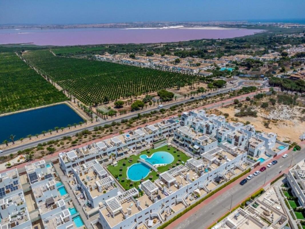 Apartment with 2 bedrooms, 85m² in Torrevieja, Spain [ID: 0152-532025]