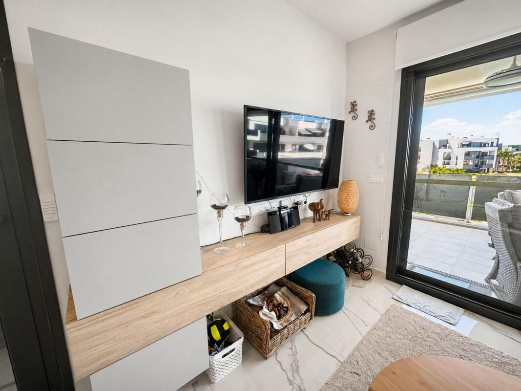 Apartament z 2 sypialniami, 84m² w Torrevieja, Hiszpania [ID: 0152-531997]