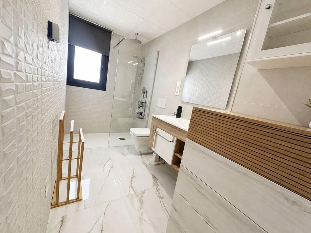 Apartament z 2 sypialniami, 84m² w Torrevieja, Hiszpania [ID: 0152-531997]