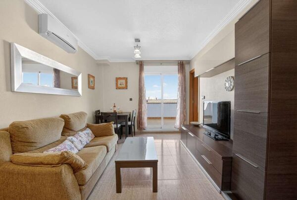 Apartamenty w Torrevieja, Hiszpania, 92m² - obraz 2