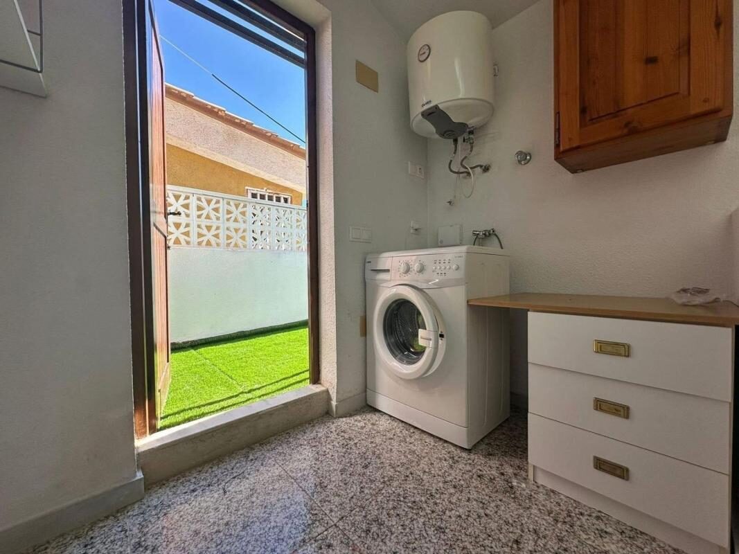 Townhouse with 2 bedrooms, 75m² in Torrevieja, Spain [ID: 0152-531172]