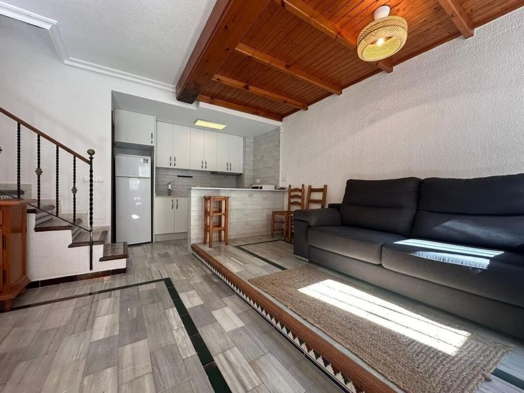 Townhouse with 2 bedrooms, 75m² in Torrevieja, Spain [ID: 0152-531172]