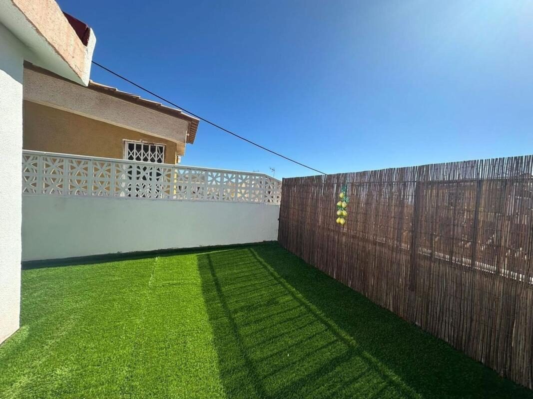 Townhouse with 2 bedrooms, 75m² in Torrevieja, Spain [ID: 0152-531172]
