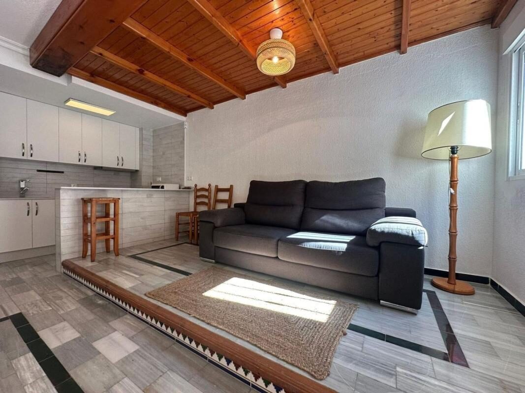 Townhouse with 2 bedrooms, 75m² in Torrevieja, Spain [ID: 0152-531172]