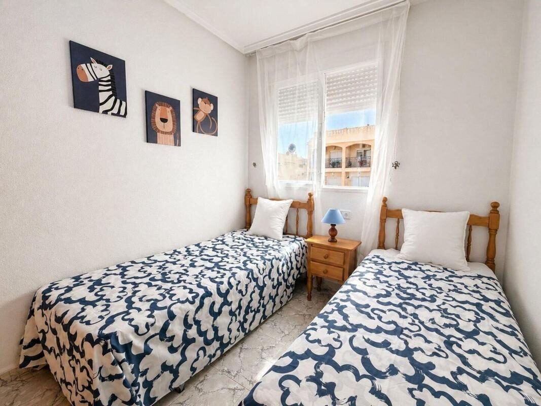 Apartament z 2 sypialniami, 60m² w Torrevieja, Hiszpania [ID: 0152-531075]