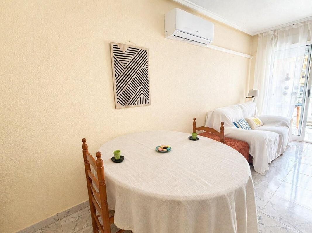 Apartament z 2 sypialniami, 60m² w Torrevieja, Hiszpania [ID: 0152-531075]