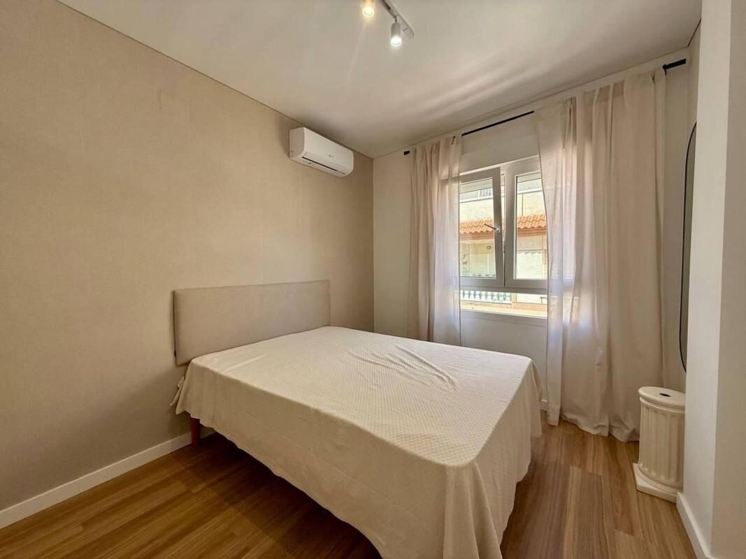 Apartament z 3 sypialniami, 77m² w Torrevieja, Hiszpania [ID: 0152-531068]