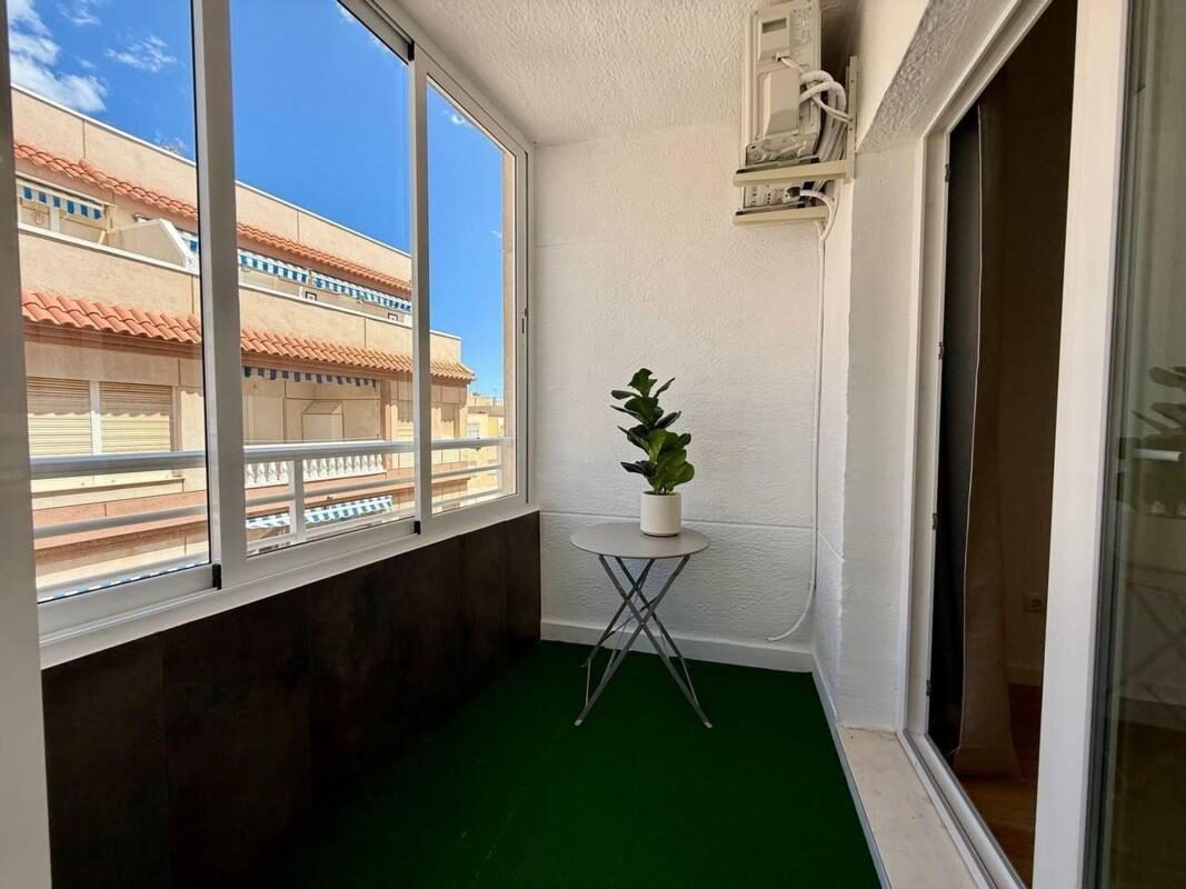 Apartament z 3 sypialniami, 77m² w Torrevieja, Hiszpania [ID: 0152-531068]