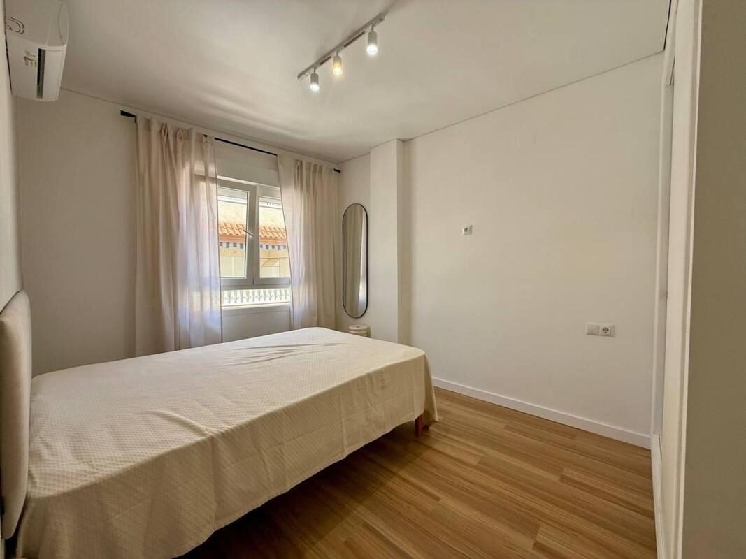 Apartament z 3 sypialniami, 77m² w Torrevieja, Hiszpania [ID: 0152-531068]