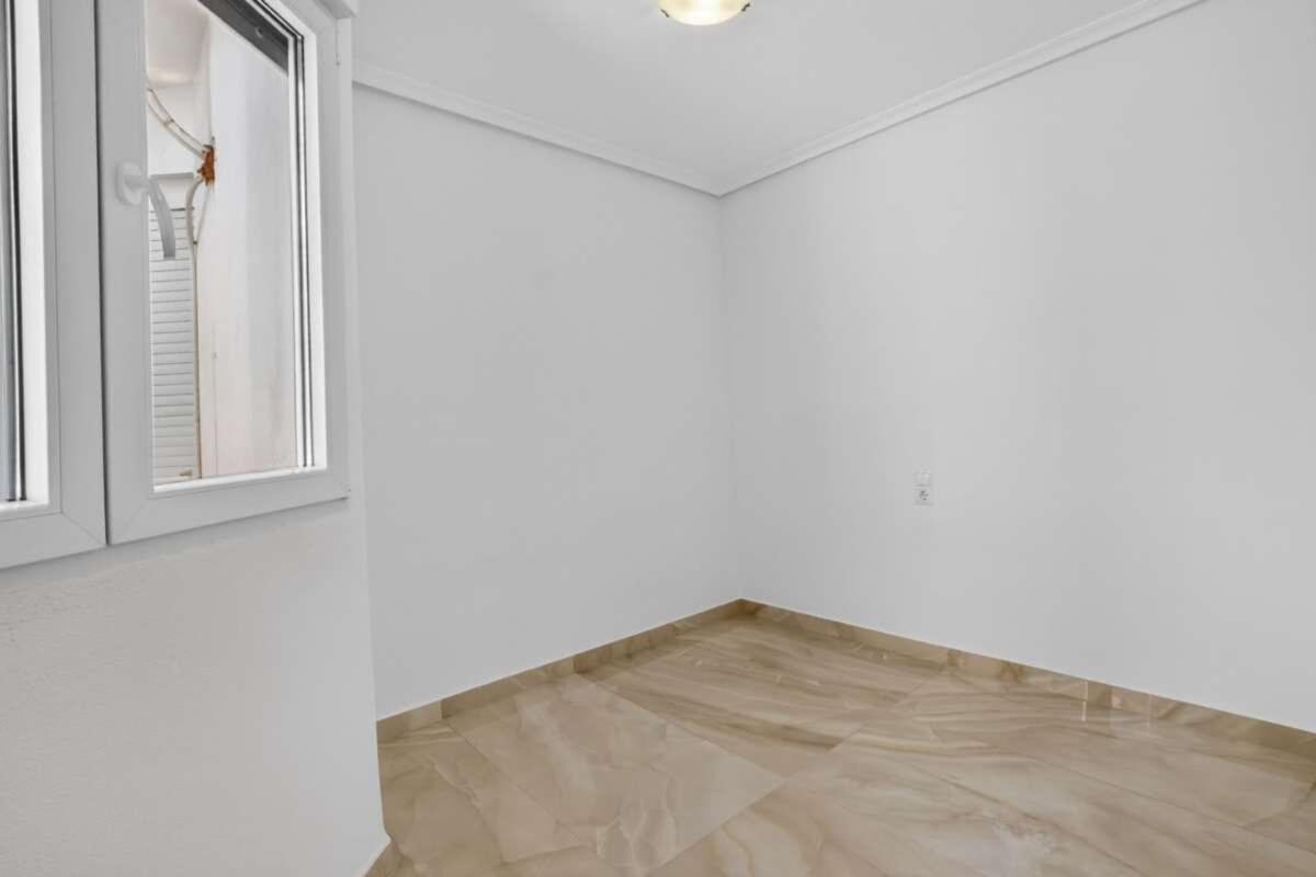 Квартира с 2 спальнями, 74м² в Торревьеха, Испания [ID: 0152-530834]