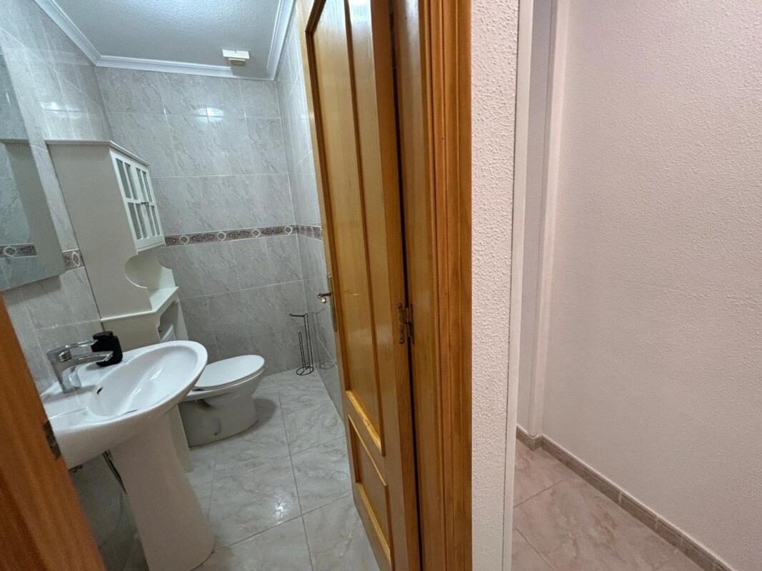 Apartament z 2 sypialniami, 75m² w Torrevieja, Hiszpania [ID: 0152-530820]