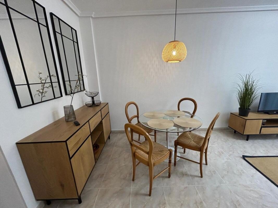 Apartament z 2 sypialniami, 75m² w Torrevieja, Hiszpania [ID: 0152-530820]