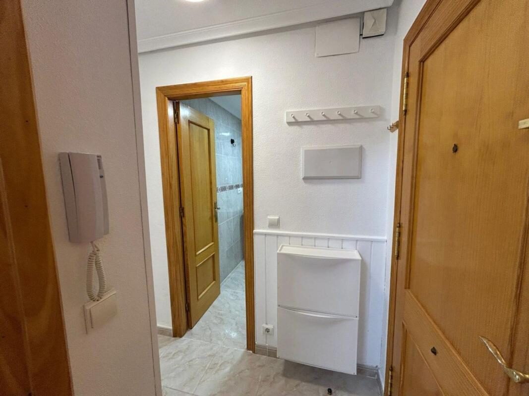 Apartament z 2 sypialniami, 75m² w Torrevieja, Hiszpania [ID: 0152-530820]