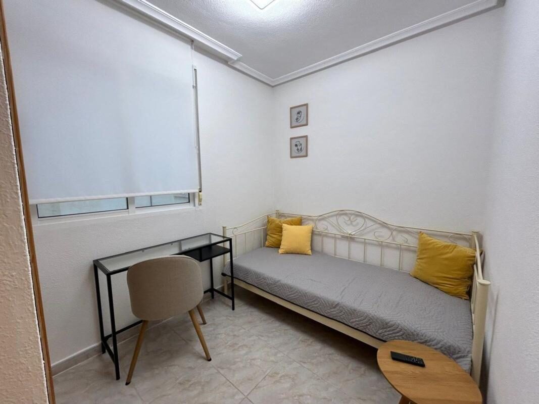 Apartament z 2 sypialniami, 75m² w Torrevieja, Hiszpania [ID: 0152-530820]