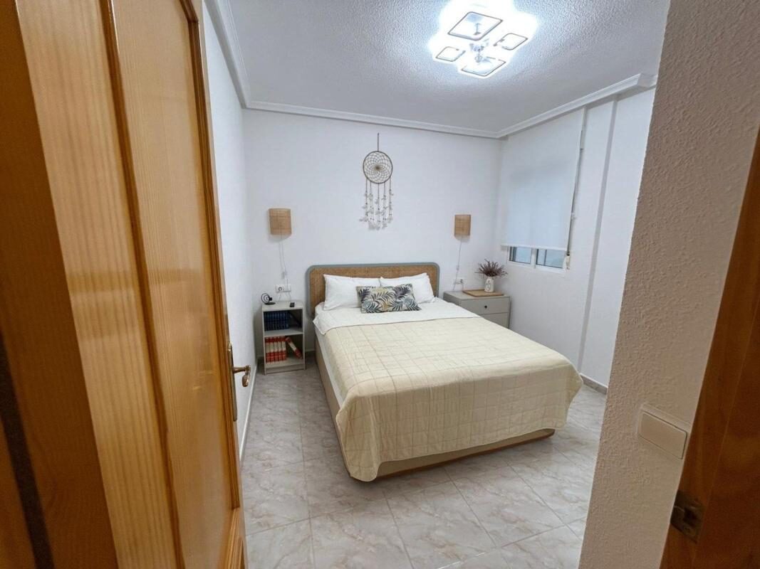 Apartament z 2 sypialniami, 75m² w Torrevieja, Hiszpania [ID: 0152-530820]