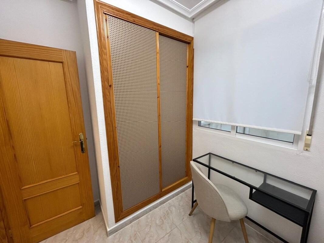 Apartament z 2 sypialniami, 75m² w Torrevieja, Hiszpania [ID: 0152-530820]