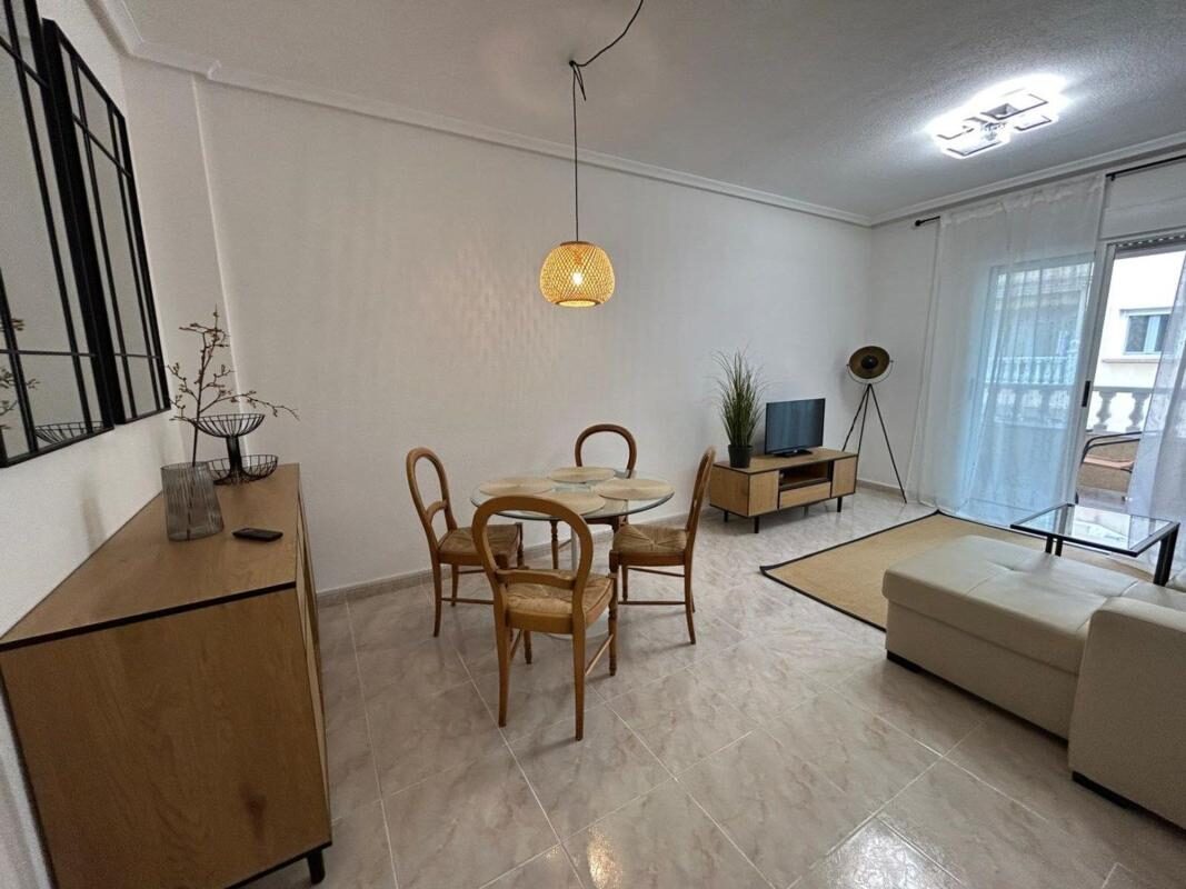 Apartament z 2 sypialniami, 75m² w Torrevieja, Hiszpania [ID: 0152-530820]