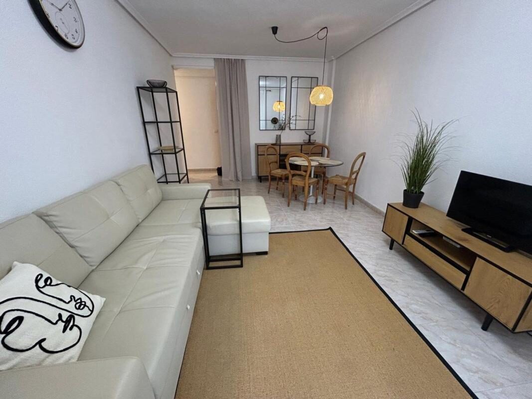 Apartament z 2 sypialniami, 75m² w Torrevieja, Hiszpania [ID: 0152-530820]