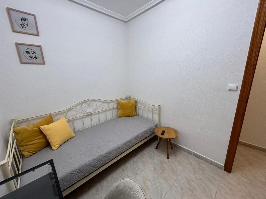 Apartament z 2 sypialniami, 75m² w Torrevieja, Hiszpania [ID: 0152-530820]