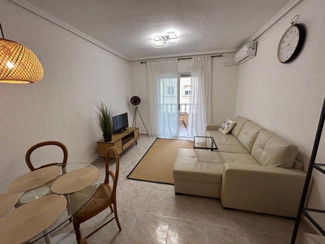 Apartament z 2 sypialniami, 75m² w Torrevieja, Hiszpania [ID: 0152-530820]