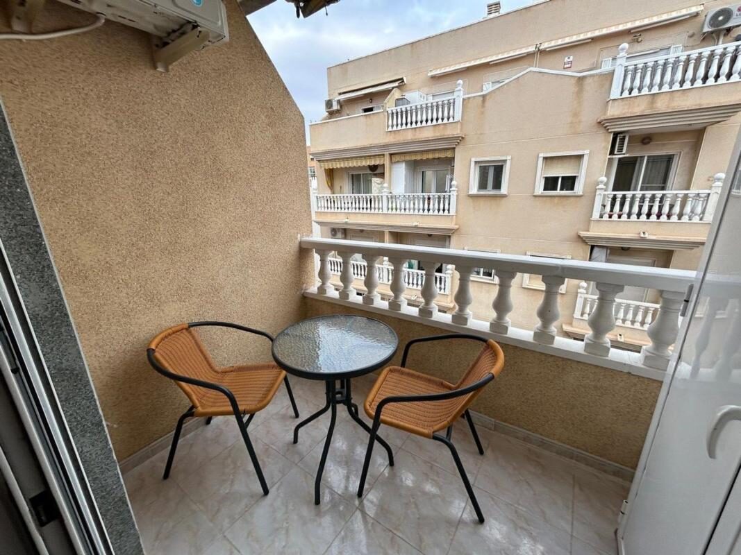 Apartament z 2 sypialniami, 75m² w Torrevieja, Hiszpania [ID: 0152-530820]