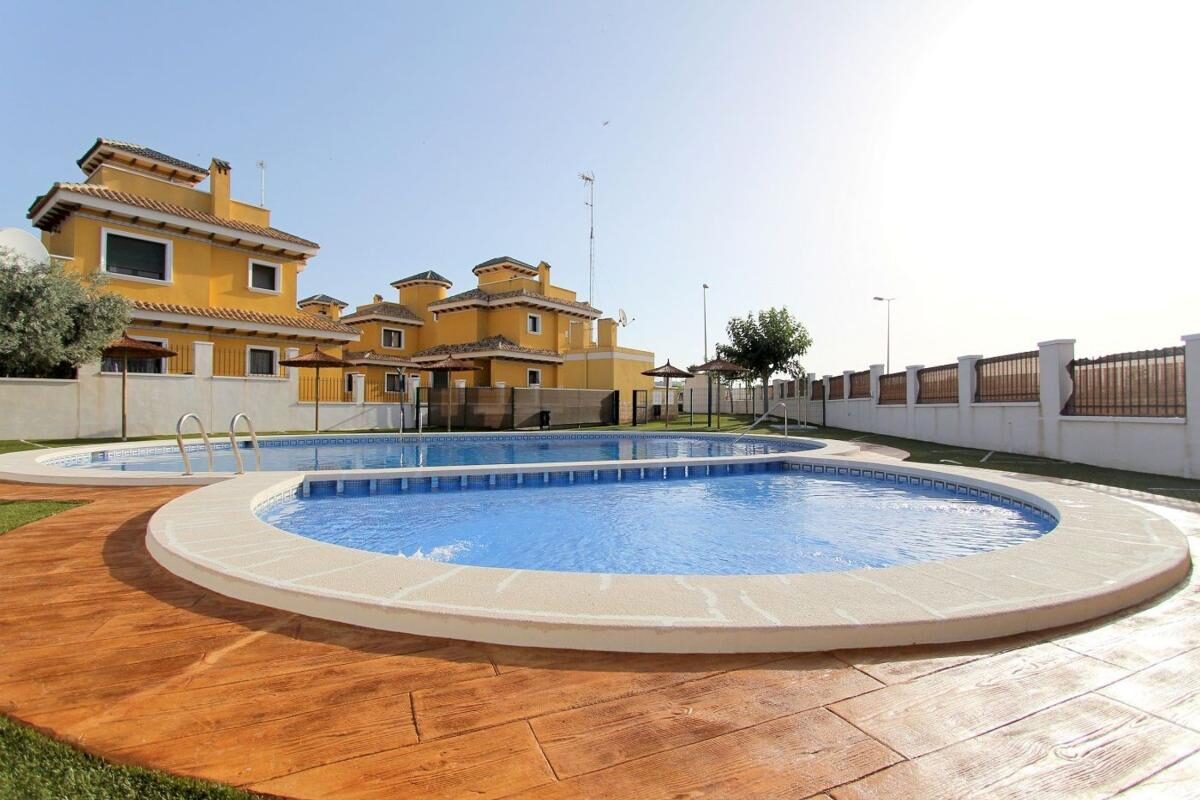 Willa z 5 sypialniami, 207m² w Рохалес, Hiszpania [ID: 0152-529704]