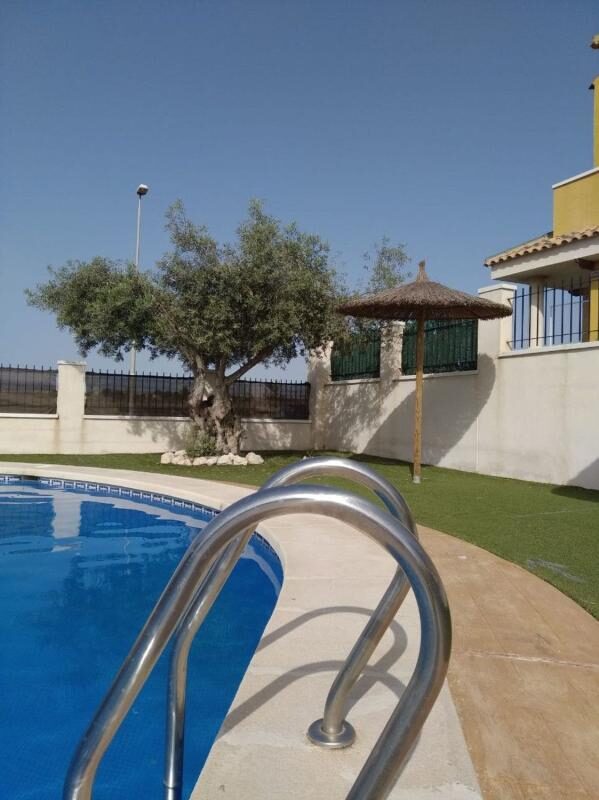 Willa z 5 sypialniami, 207m² w Рохалес, Hiszpania [ID: 0152-529704]