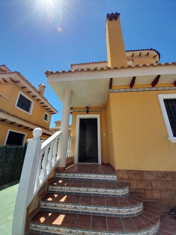 Willa z 5 sypialniami, 207m² w Рохалес, Hiszpania [ID: 0152-529704]