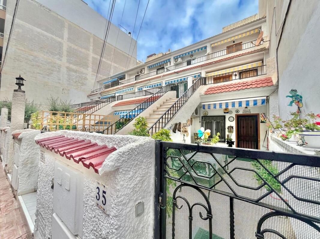Квартира з 2 спальнями, 91м² в Торрев'єха, Іспанія [ID: 0152-529558]