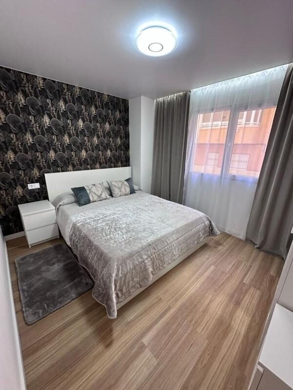 Apartament z 2 sypialniami, 65m² w Torrevieja, Hiszpania [ID: 0152-529506]