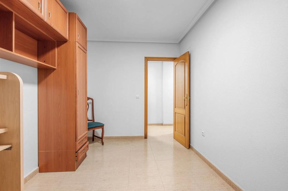 Apartment with 2 bedrooms, 100m² in Torrevieja, Spain [ID: 0152-526281]