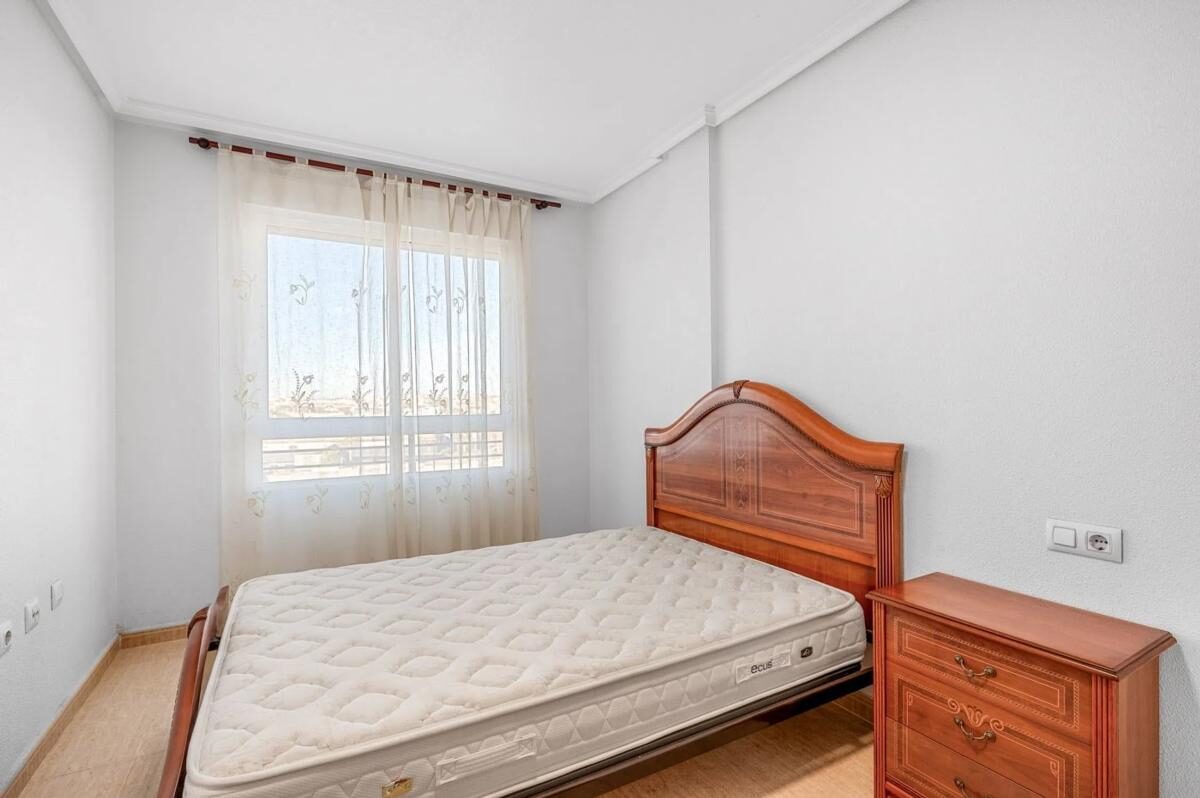 Apartment with 2 bedrooms, 100m² in Torrevieja, Spain [ID: 0152-526281]