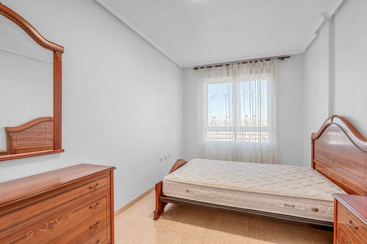 Apartment with 2 bedrooms, 100m² in Torrevieja, Spain [ID: 0152-526281]