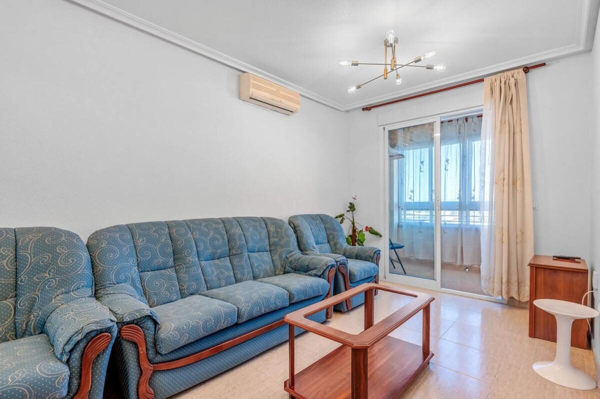 Apartment with 2 bedrooms, 100m² in Torrevieja, Spain [ID: 0152-526281]